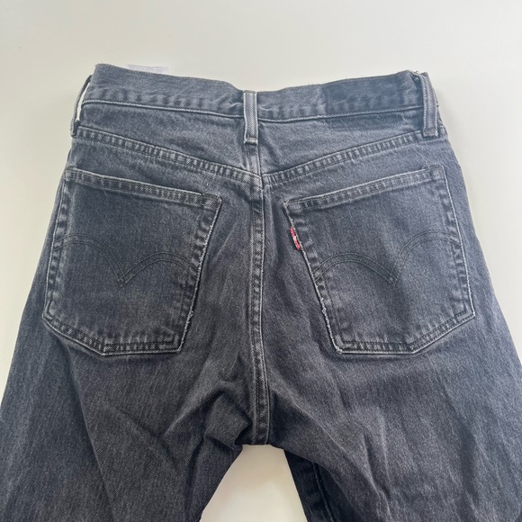 Straight-Leg Ripped Levi’s Jean - Picture 4 of 6